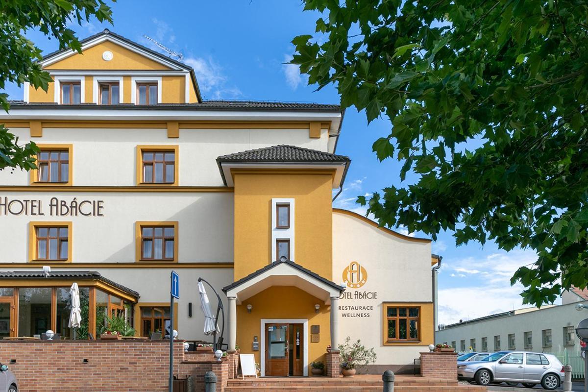 Hotel Abacie & Wellness Валашске-Мезіржічі Екстер'єр фото