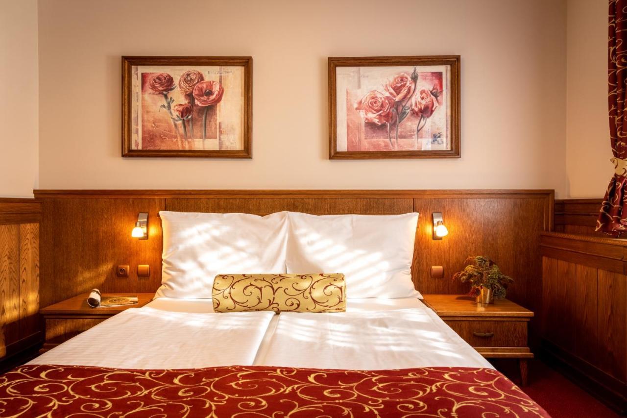 Hotel Abacie & Wellness Валашске-Мезіржічі Екстер'єр фото