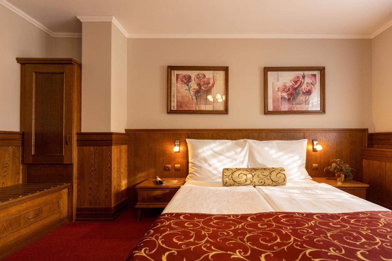 Hotel Abacie & Wellness Валашске-Мезіржічі Екстер'єр фото
