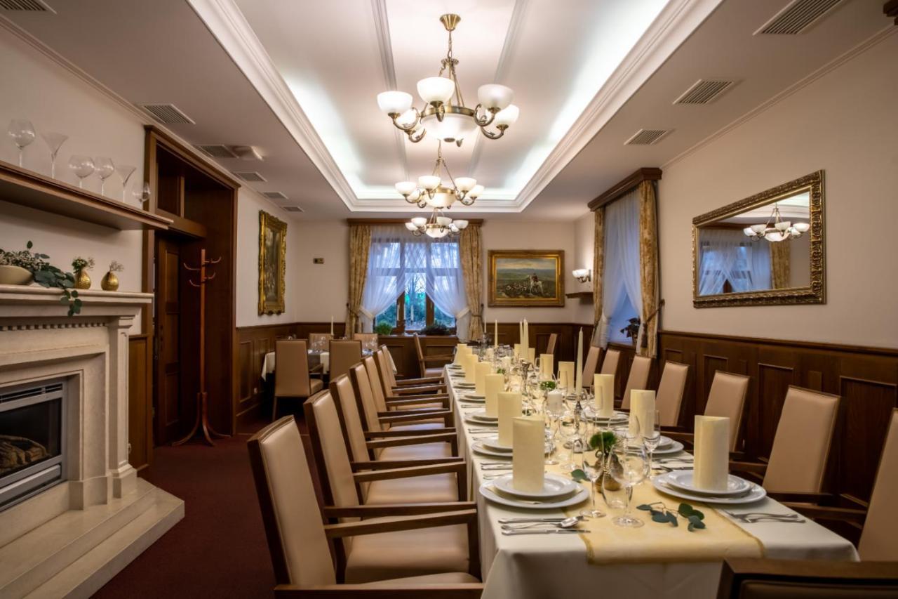 Hotel Abacie & Wellness Валашске-Мезіржічі Екстер'єр фото