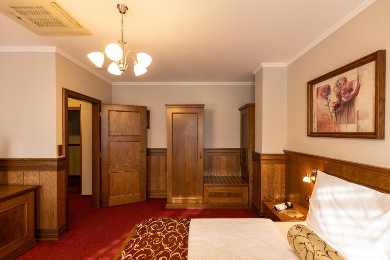 Hotel Abacie & Wellness Валашске-Мезіржічі Екстер'єр фото