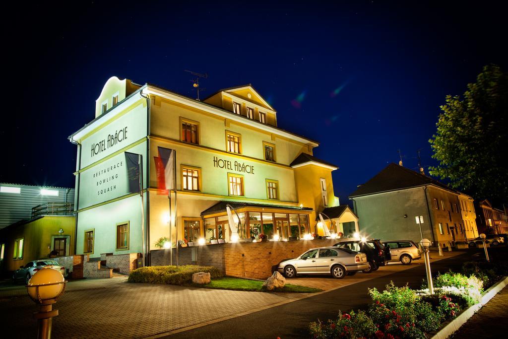 Hotel Abacie & Wellness Валашске-Мезіржічі Екстер'єр фото